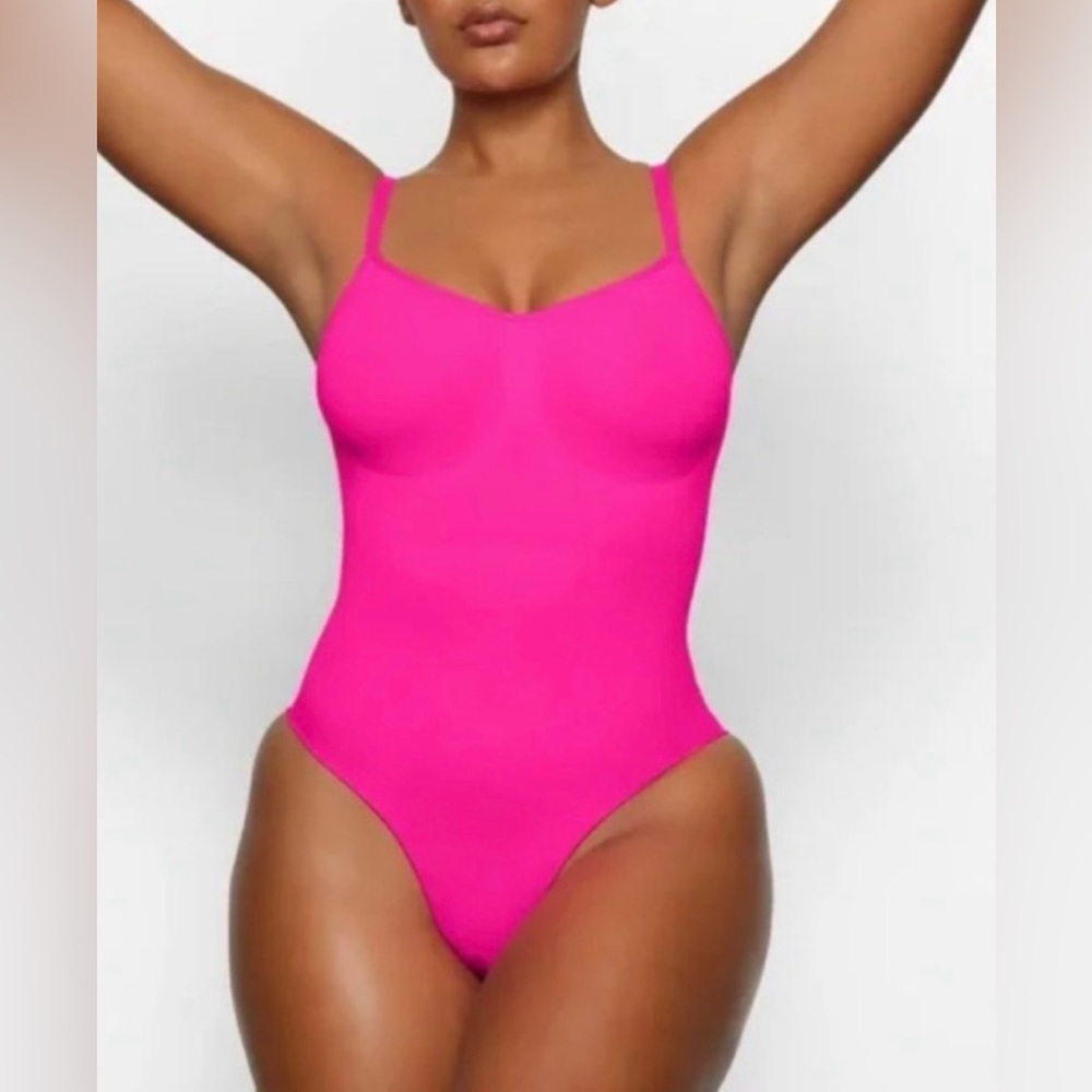 NWOT SKIMS Sculpting Bodysuit with Snaps Hot Florescent Pink Size S/M